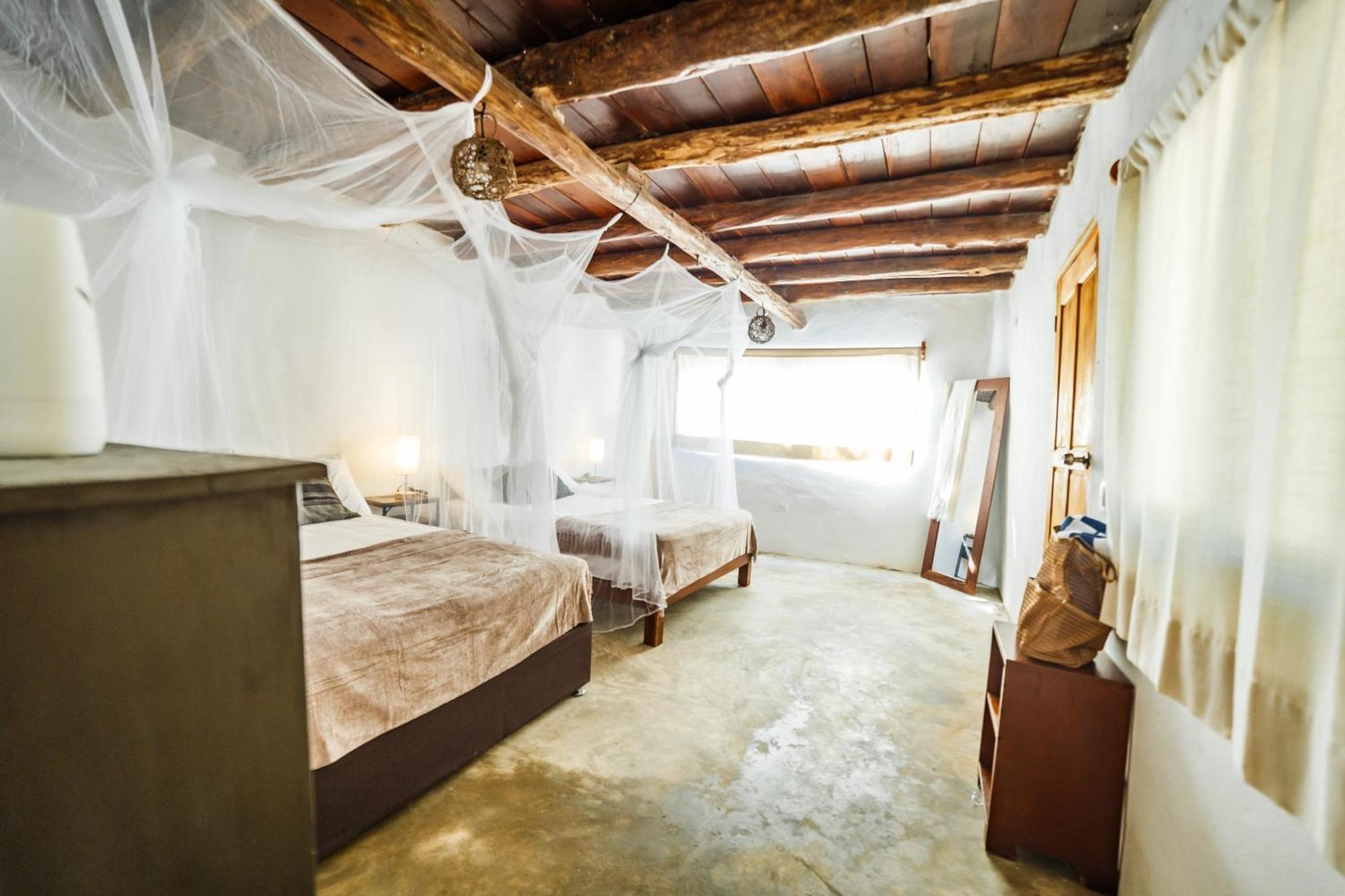 Eco Banitas Hotel *